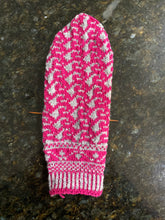 Load image into Gallery viewer, &#39;Waves&quot; handknit Mittens | Custom Knitting